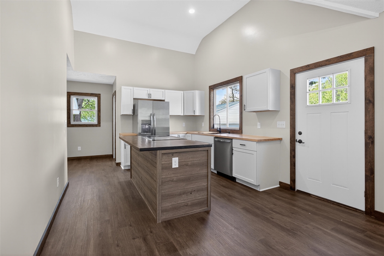 323 Grand Street, Michigan Center, MI, 49254-1128