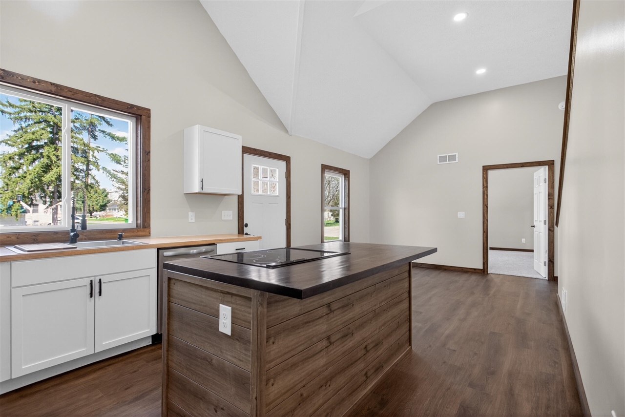 323 Grand Street, Michigan Center, MI, 49254-1128