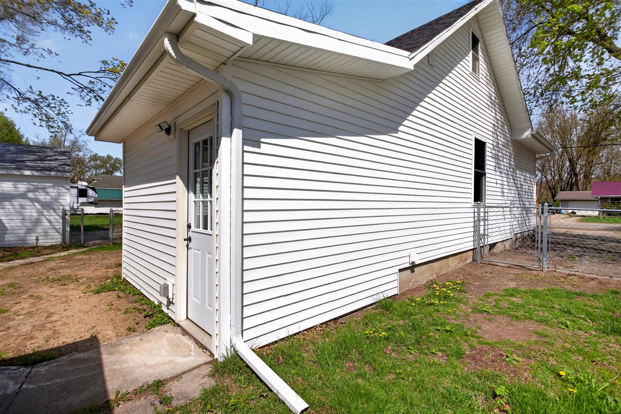 323 Grand Street, Michigan Center, MI, 49254-1128