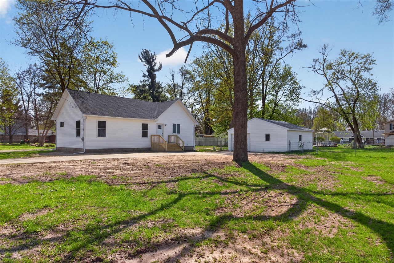 323 Grand Street, Michigan Center, MI, 49254-1128