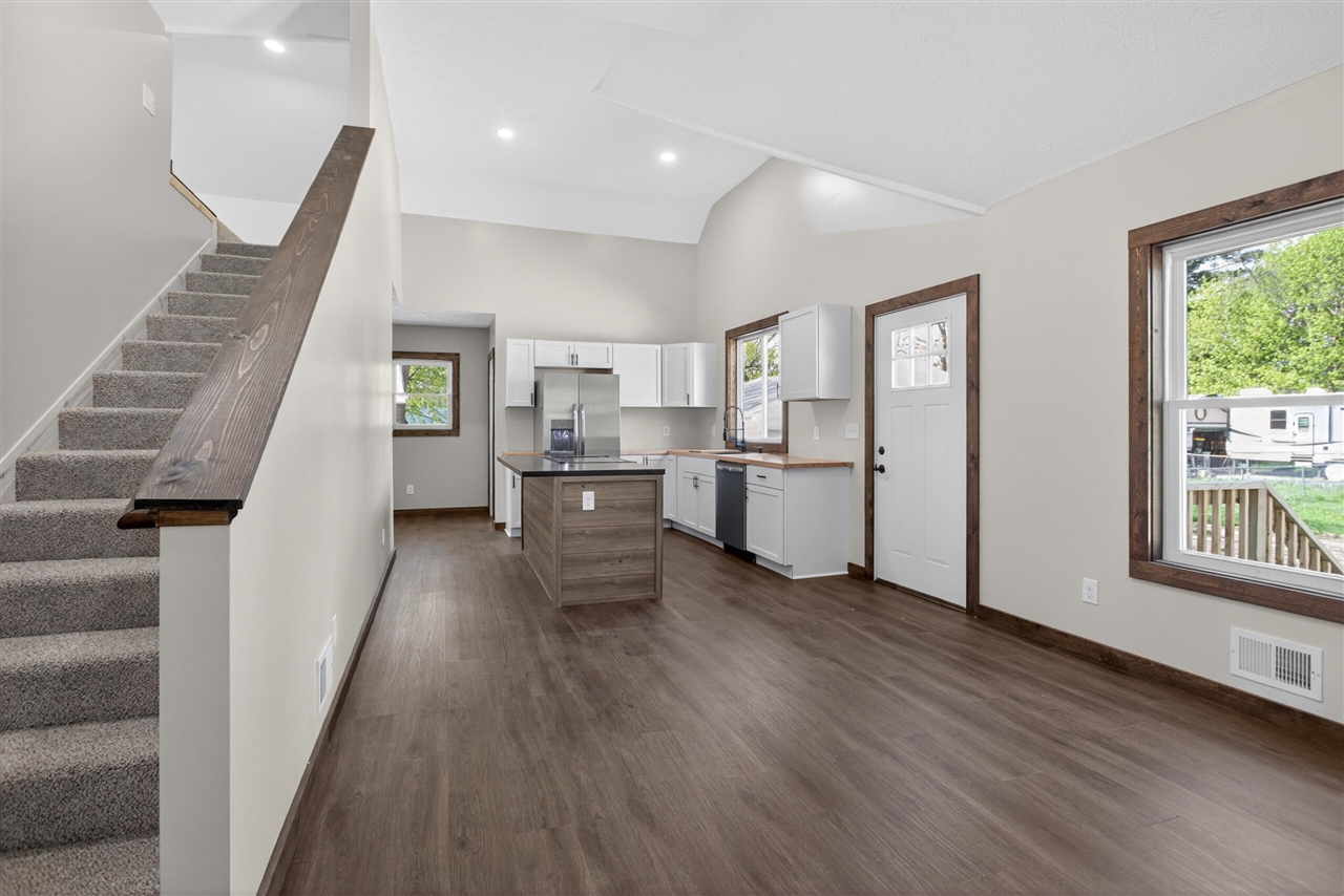 323 Grand Street, Michigan Center, MI, 49254-1128