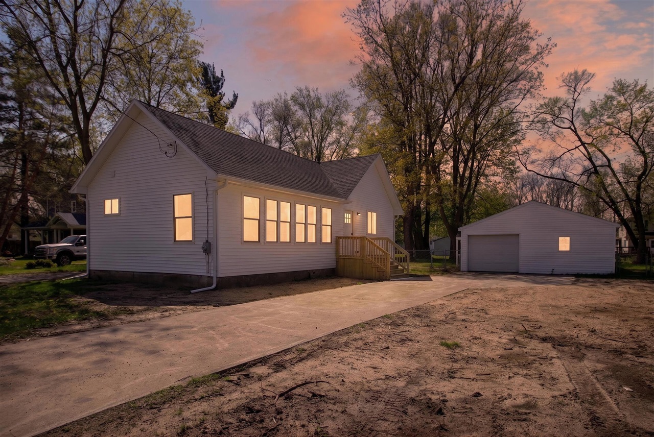 323 Grand Street, Michigan Center, MI, 49254-1128