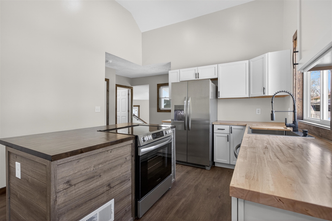 323 Grand Street, Michigan Center, MI, 49254-1128