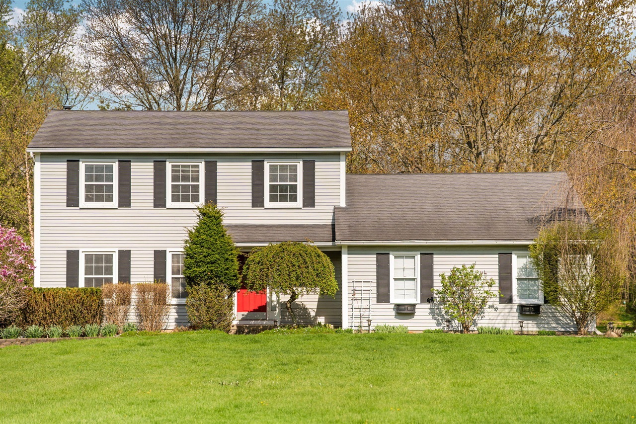 10911 Woodbrook Drive, Cement City, MI, 49233-9699