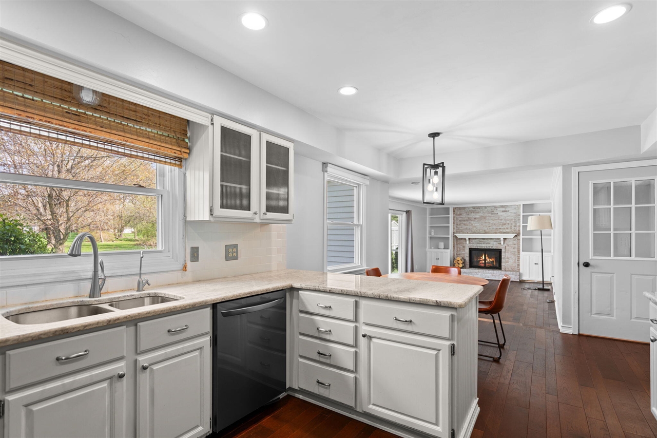 5615 Pebble Ridge Court, Ann Arbor, MI, 48108-9744