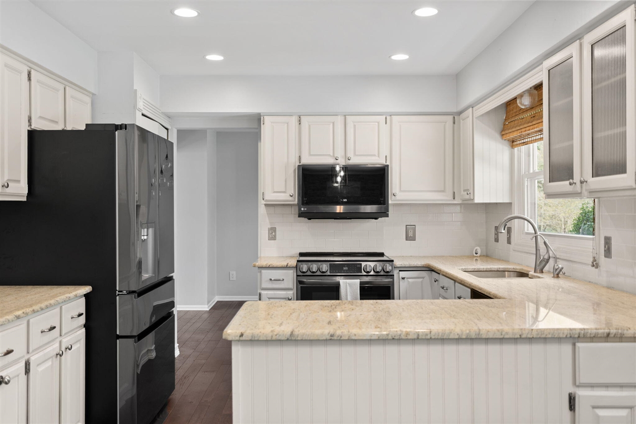 5615 Pebble Ridge Court, Ann Arbor, MI, 48108-9744