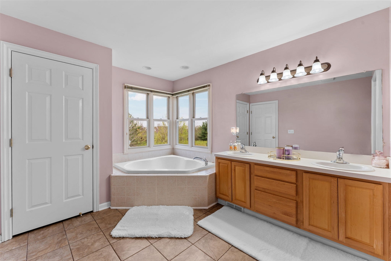 6278 Wilson Road, Ann Arbor, MI, 48108-7925