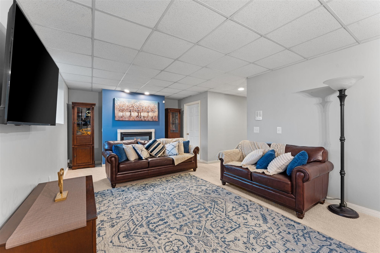 6278 Wilson Road, Ann Arbor, MI, 48108-7925