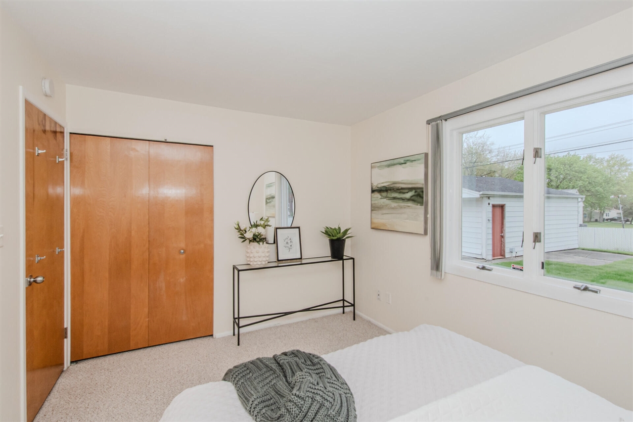 398 Hollywood Drive, Saline, MI, 48176-1110