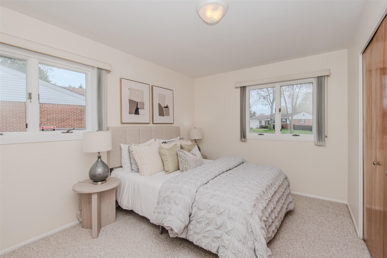 398 Hollywood Drive, Saline, MI, 48176-1110