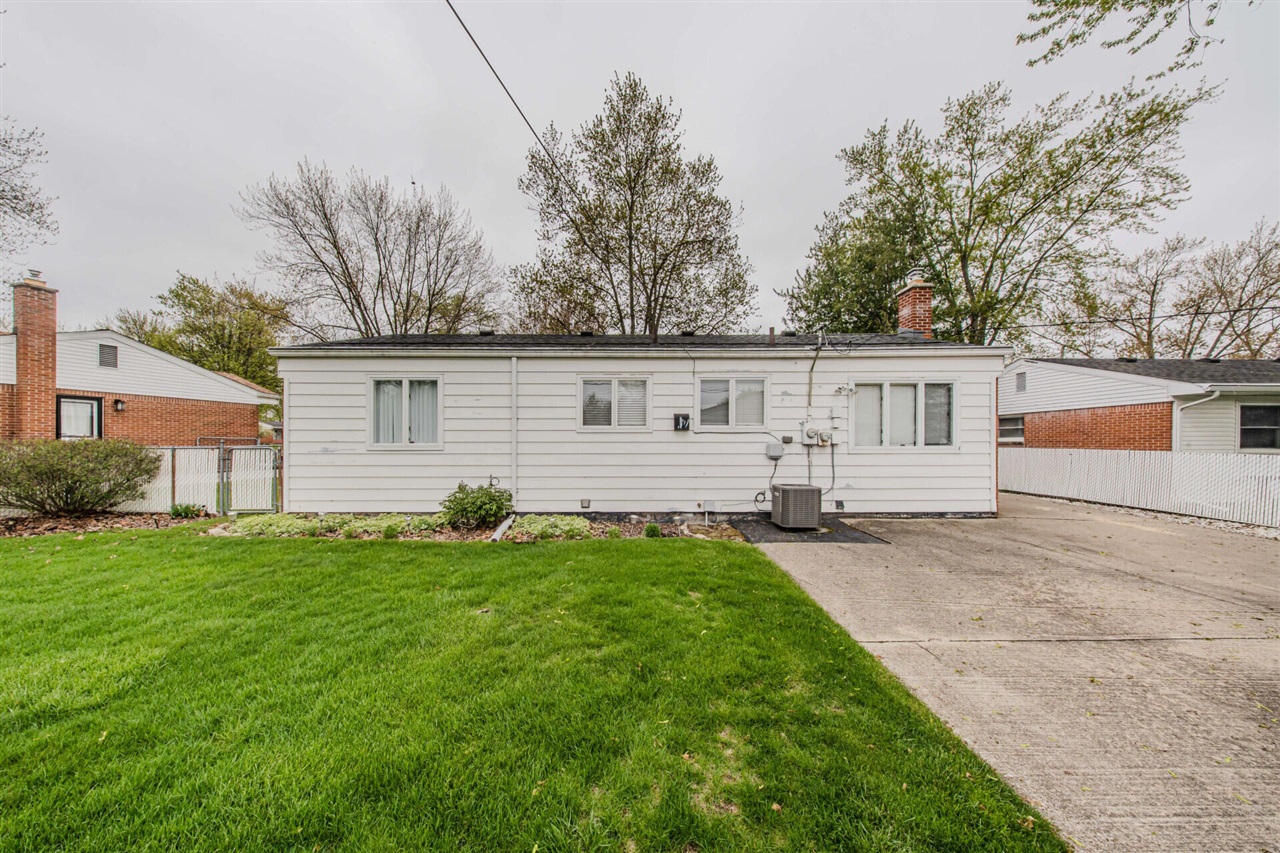 398 Hollywood Drive, Saline, MI, 48176-1110