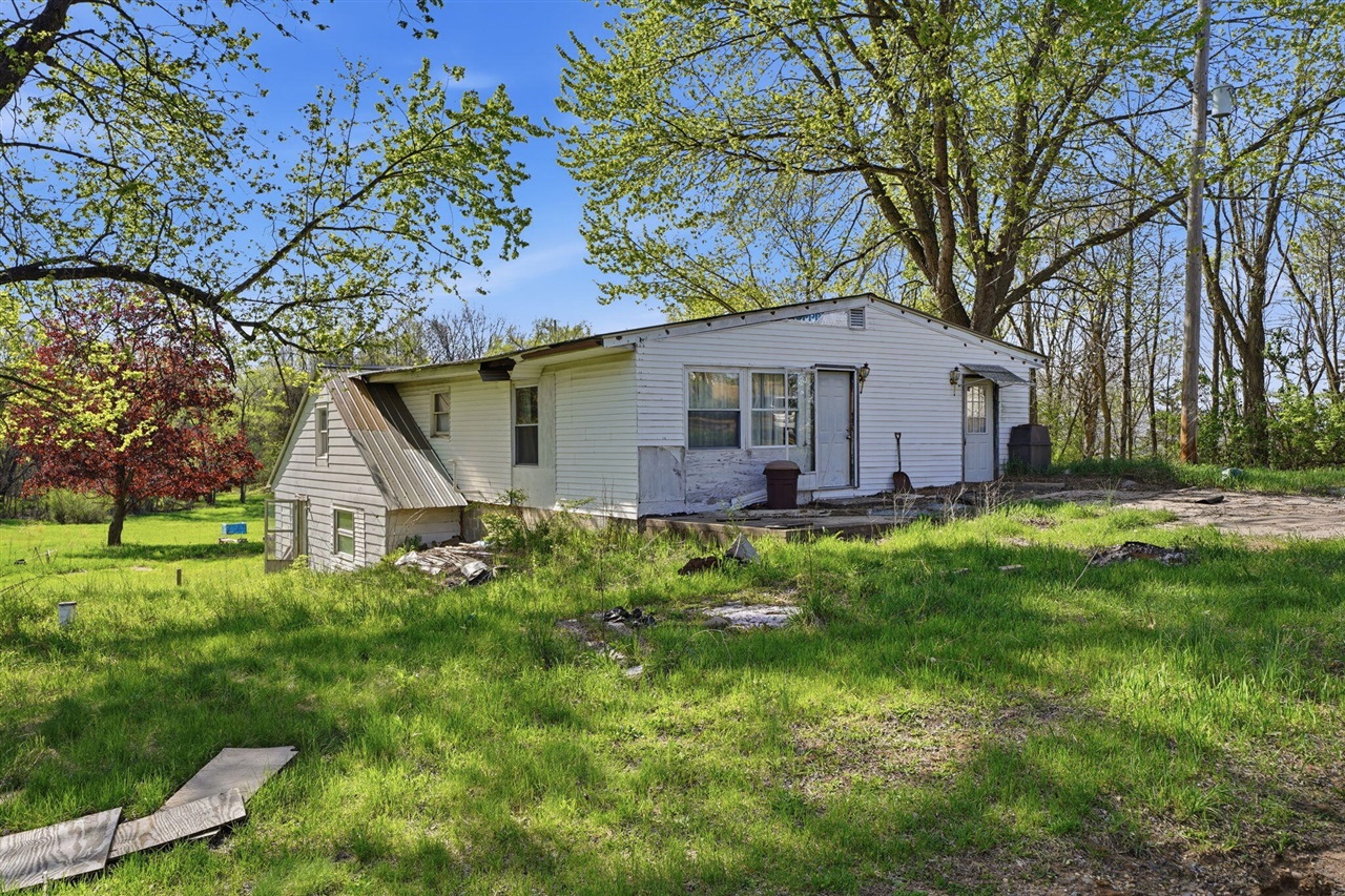 1928 S 35th Street, Galesburg, MI, 49053-9646