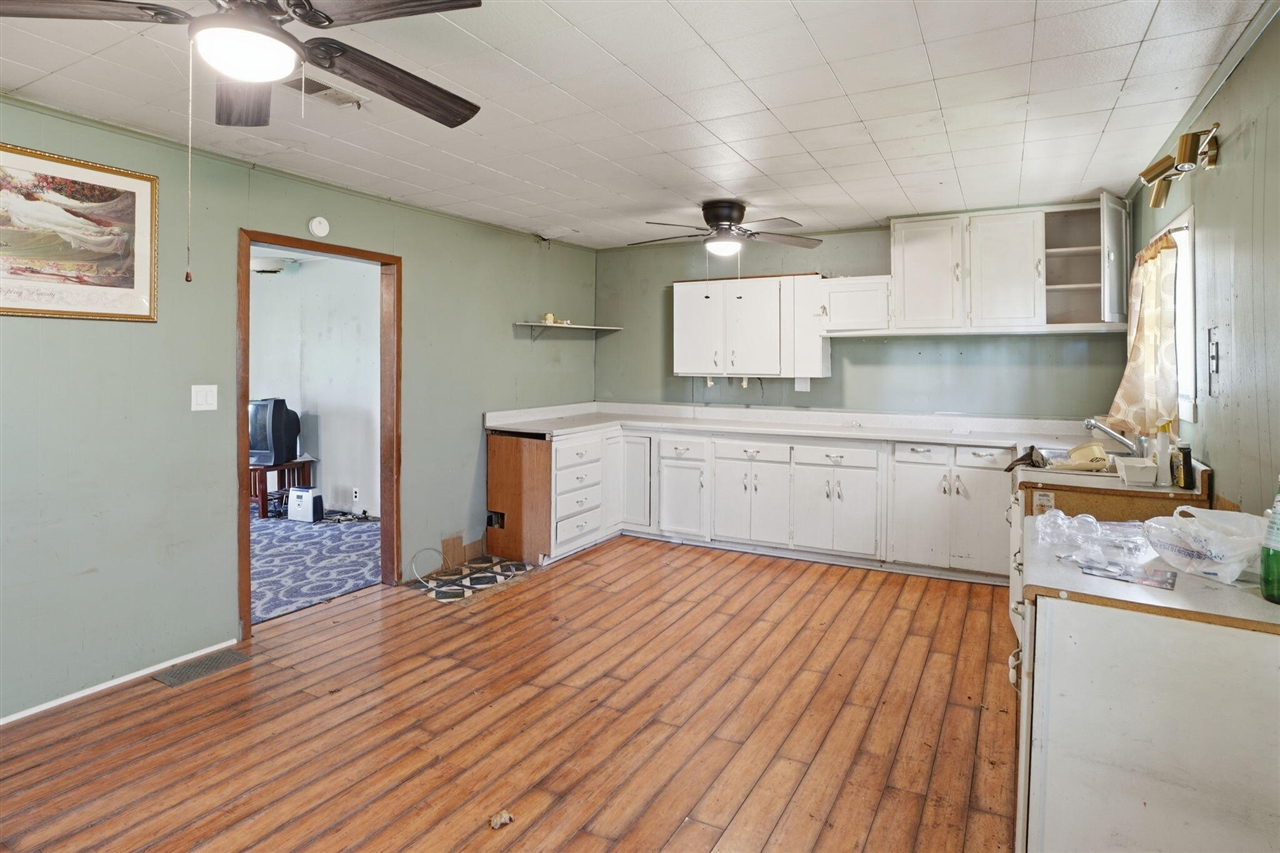 1928 S 35th Street, Galesburg, MI, 49053-9646