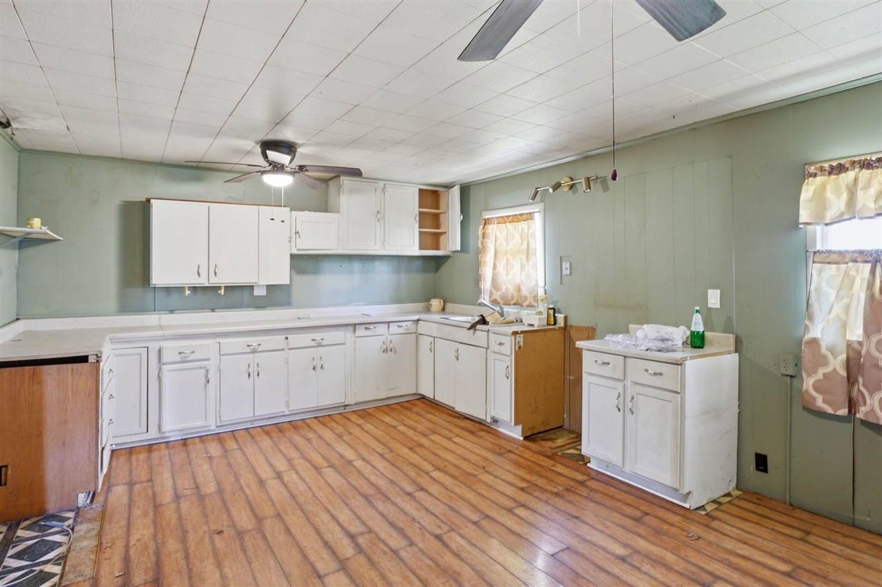 1928 S 35th Street, Galesburg, MI, 49053-9646