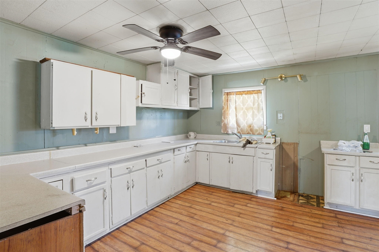 1928 S 35th Street, Galesburg, MI, 49053-9646