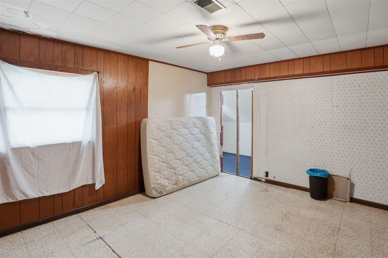 1928 S 35th Street, Galesburg, MI, 49053-9646