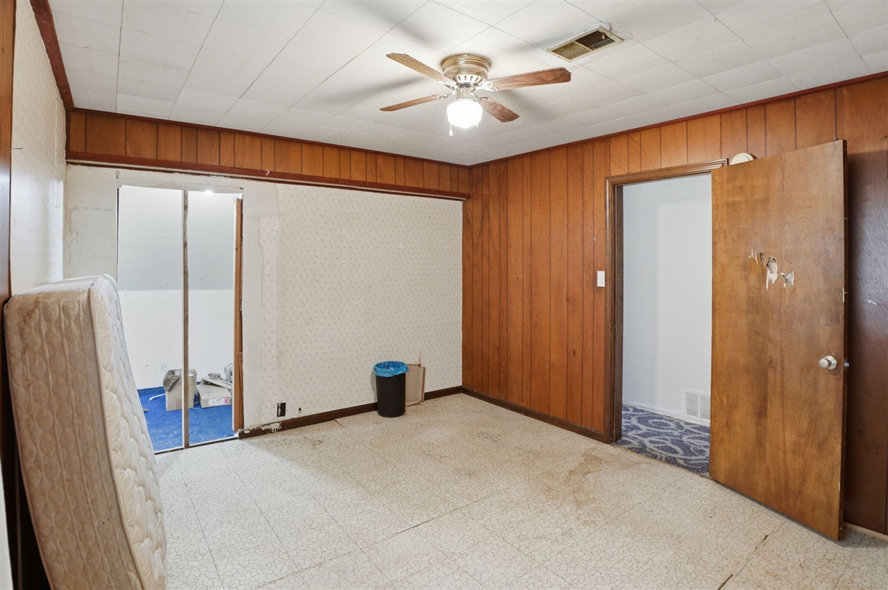 1928 S 35th Street, Galesburg, MI, 49053-9646