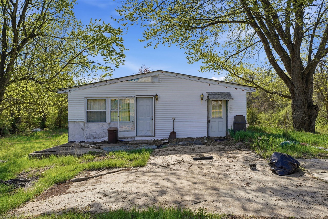 1928 S 35th Street, Galesburg, MI, 49053-9646