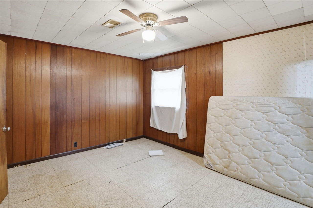 1928 S 35th Street, Galesburg, MI, 49053-9646