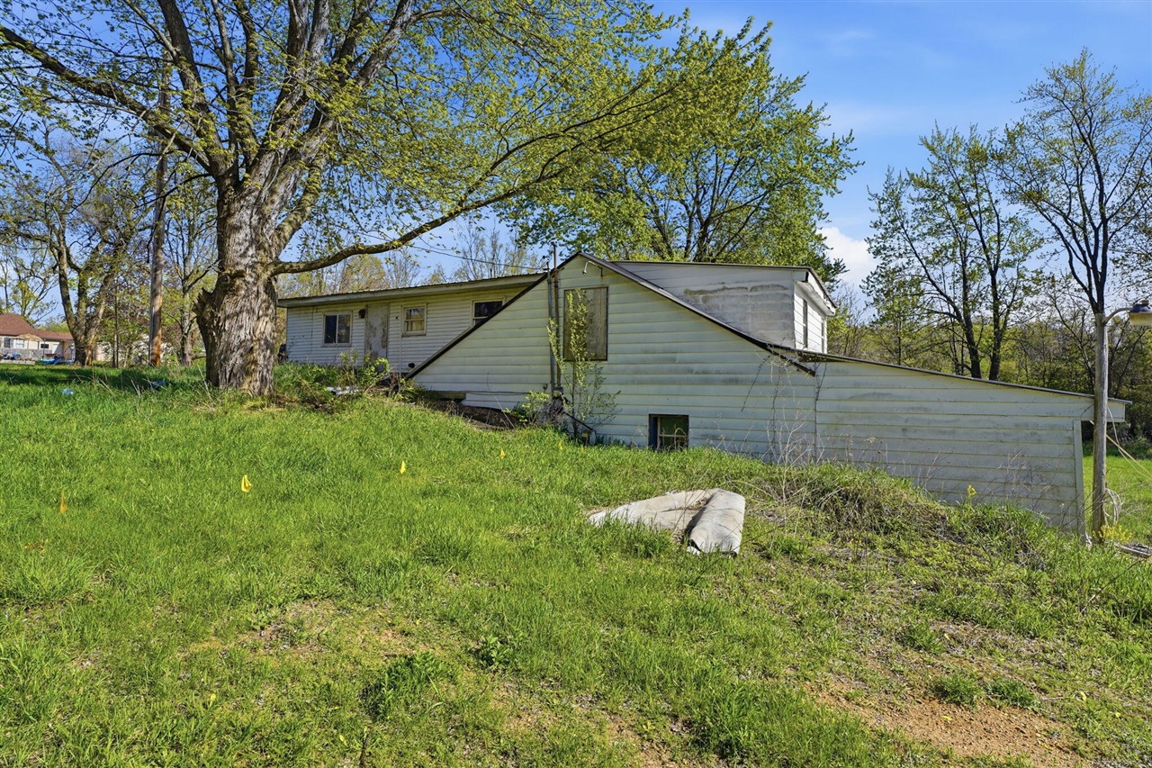 1928 S 35th Street, Galesburg, MI, 49053-9646