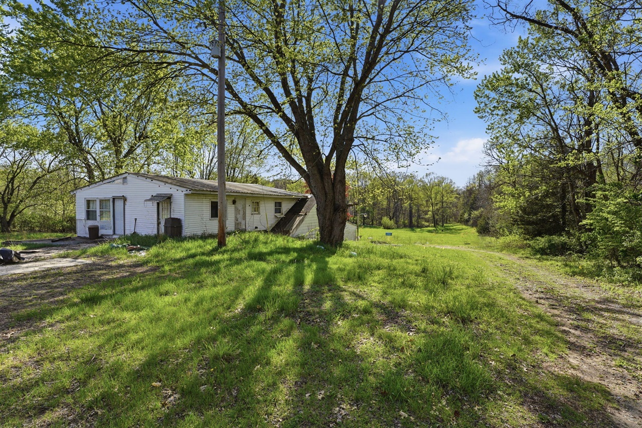 1928 S 35th Street, Galesburg, MI, 49053-9646