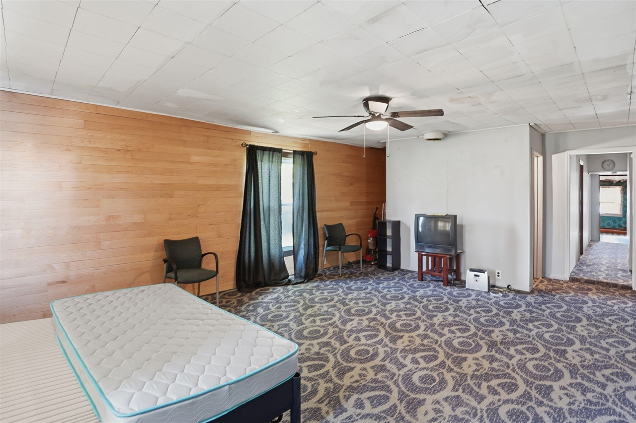 1928 S 35th Street, Galesburg, MI, 49053-9646
