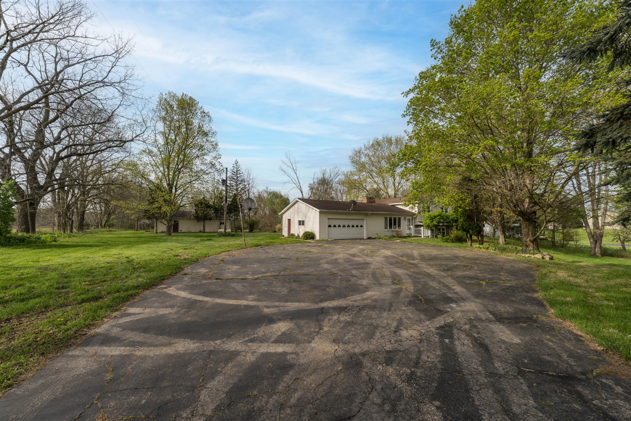 9027 W V Avenue, Schoolcraft, MI, 49087-8485