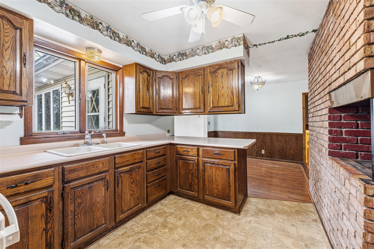 9027 W V Avenue, Schoolcraft, MI, 49087-8485
