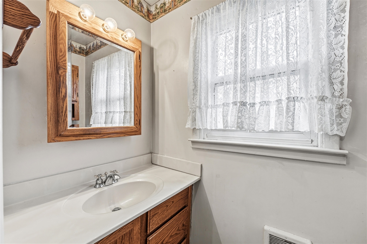 9027 W V Avenue, Schoolcraft, MI, 49087-8485