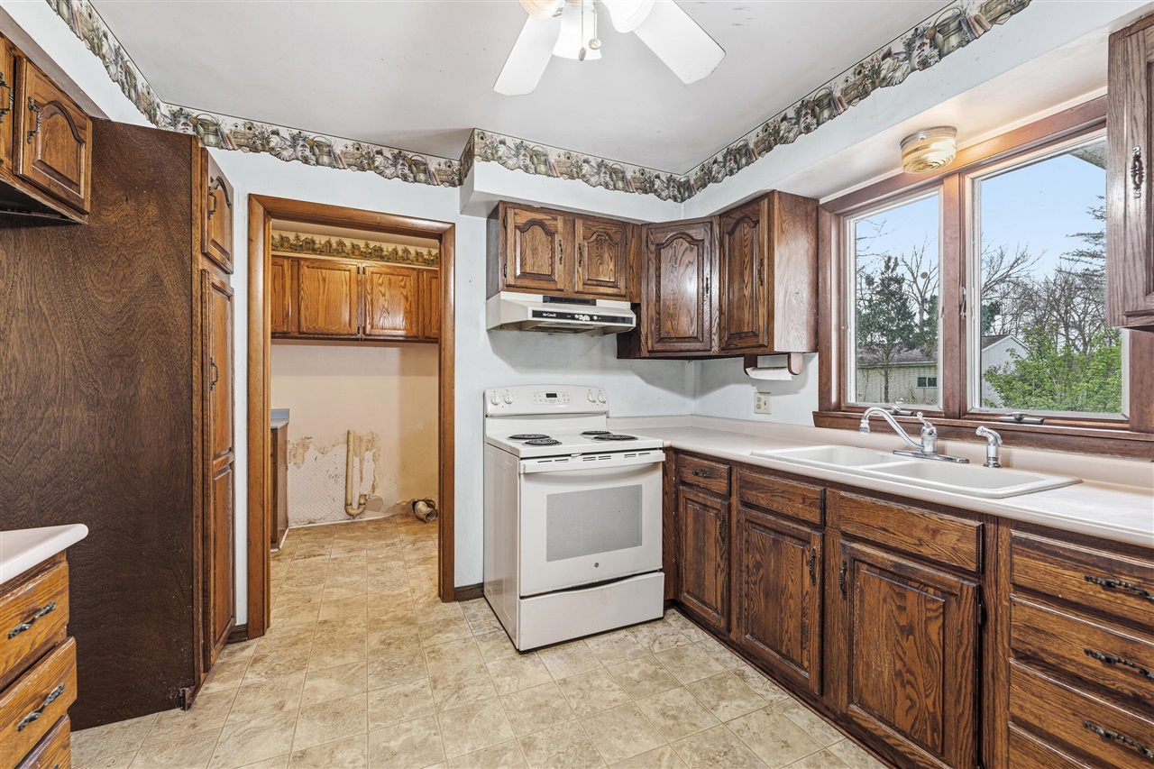 9027 W V Avenue, Schoolcraft, MI, 49087-8485