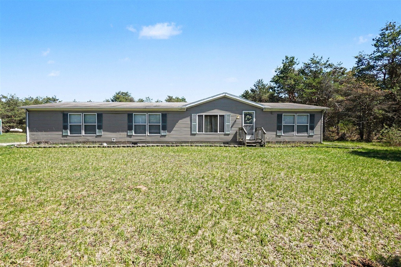 1st image of 20240 10th Ave, Barryton, MI 49305 | MLS# 70528000