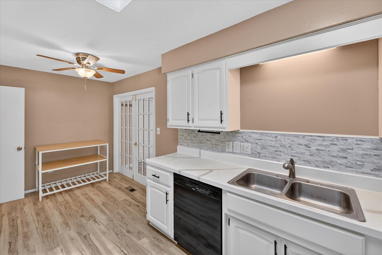 385 Hollywood Drive, Saline, MI, 48176-1109