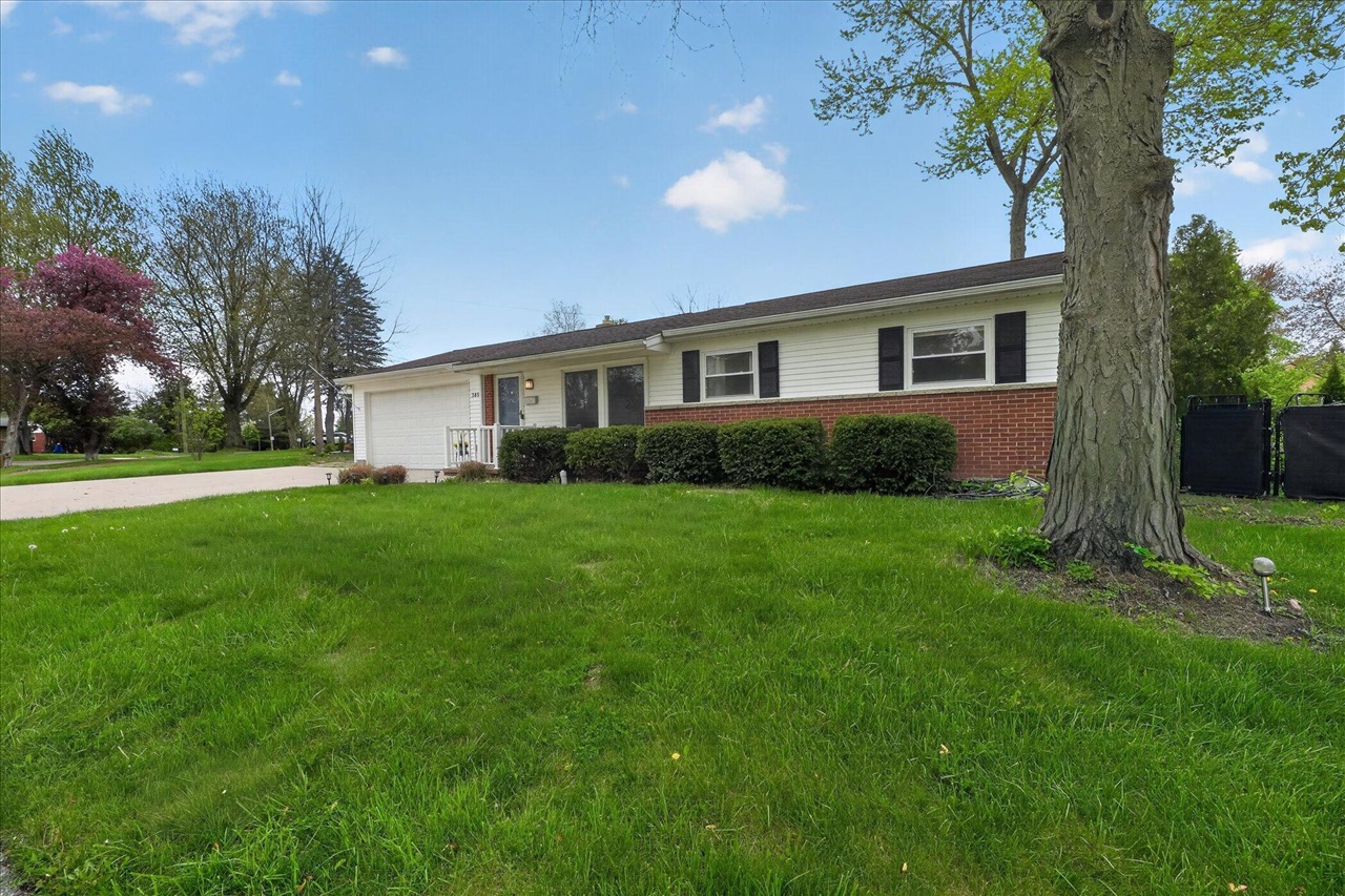 385 Hollywood Drive, Saline, MI, 48176-1109