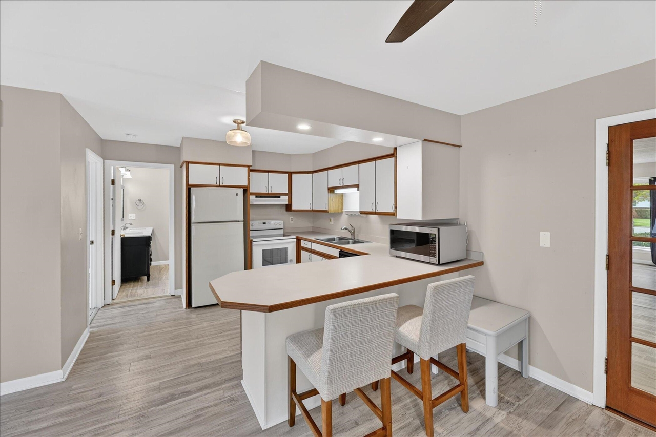385 Hollywood Drive, Saline, MI, 48176-1109