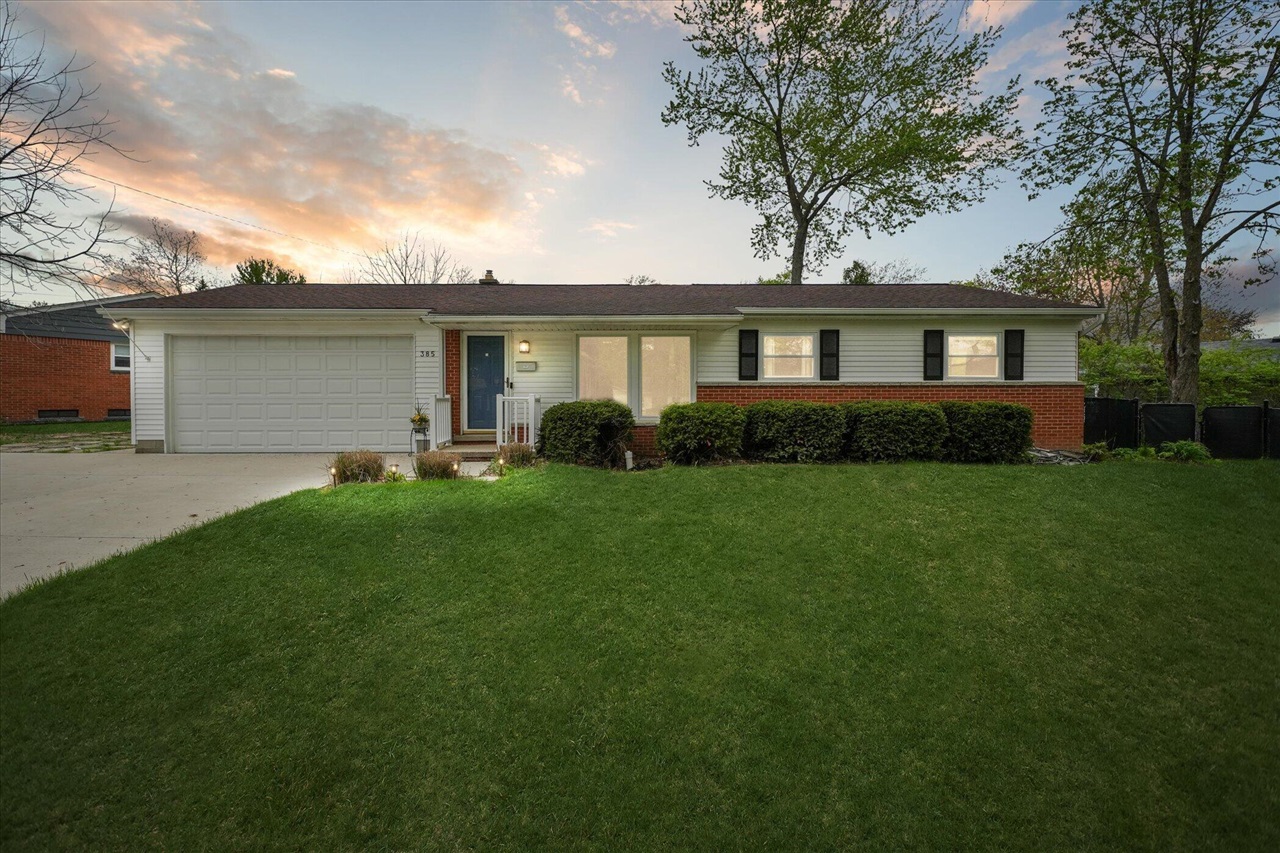 385 Hollywood Drive, Saline, MI, 48176-1109
