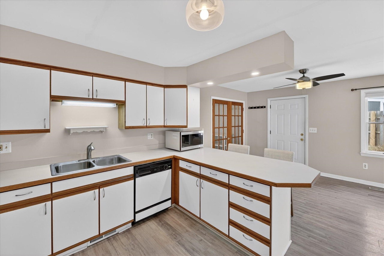 385 Hollywood Drive, Saline, MI, 48176-1109