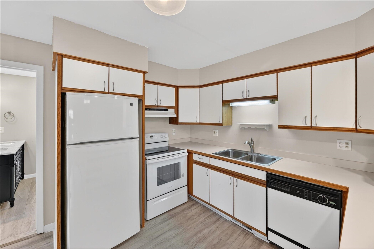 385 Hollywood Drive, Saline, MI, 48176-1109