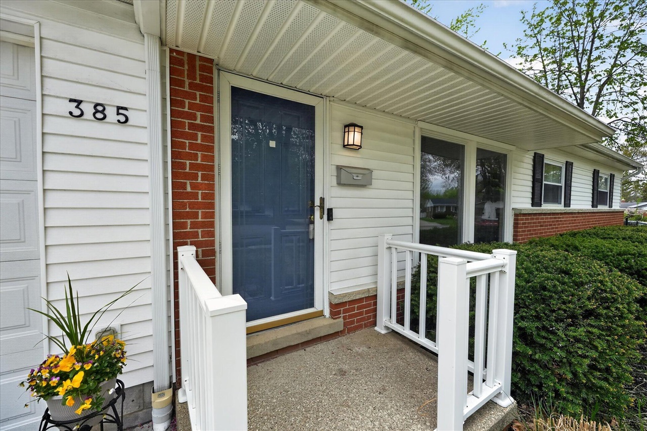 385 Hollywood Drive, Saline, MI, 48176-1109