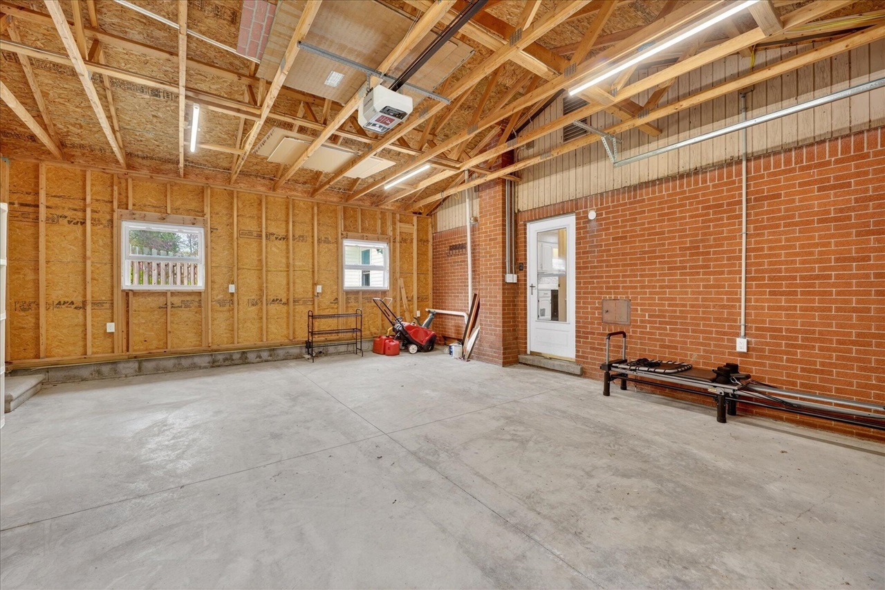 385 Hollywood Drive, Saline, MI, 48176-1109