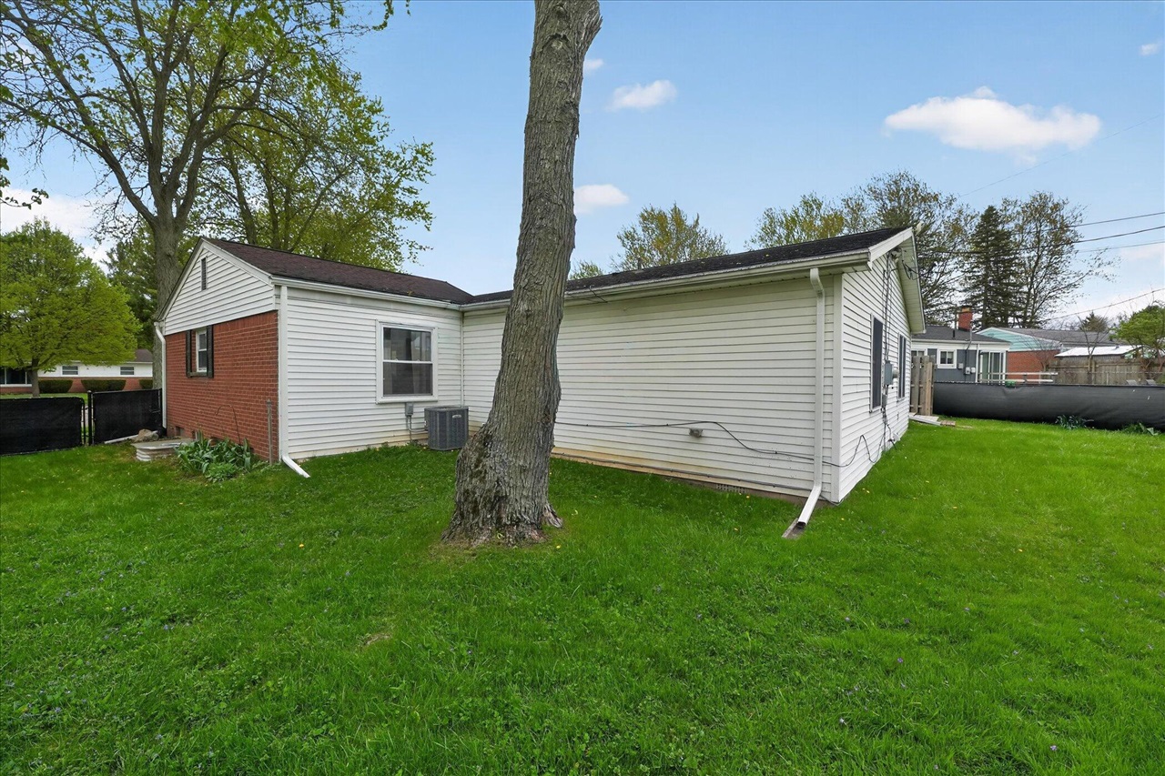 385 Hollywood Drive, Saline, MI, 48176-1109