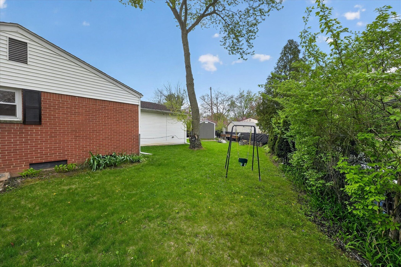 385 Hollywood Drive, Saline, MI, 48176-1109
