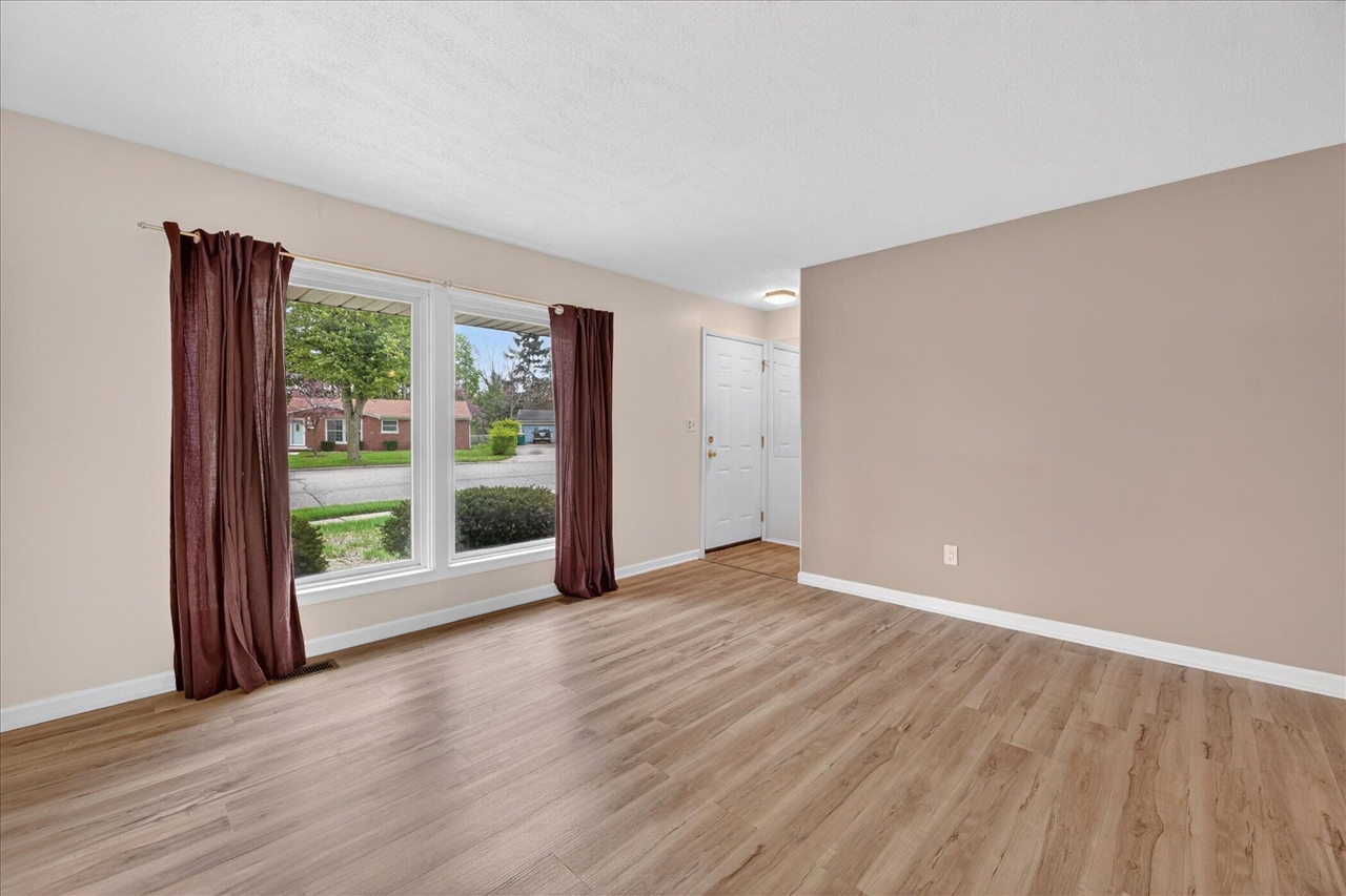 385 Hollywood Drive, Saline, MI, 48176-1109