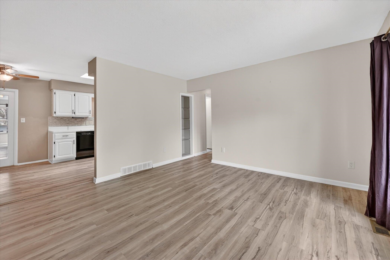 385 Hollywood Drive, Saline, MI, 48176-1109
