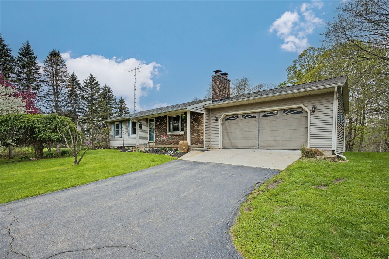 683 Goldfinch Lane, Milan, MI, 48160 1598