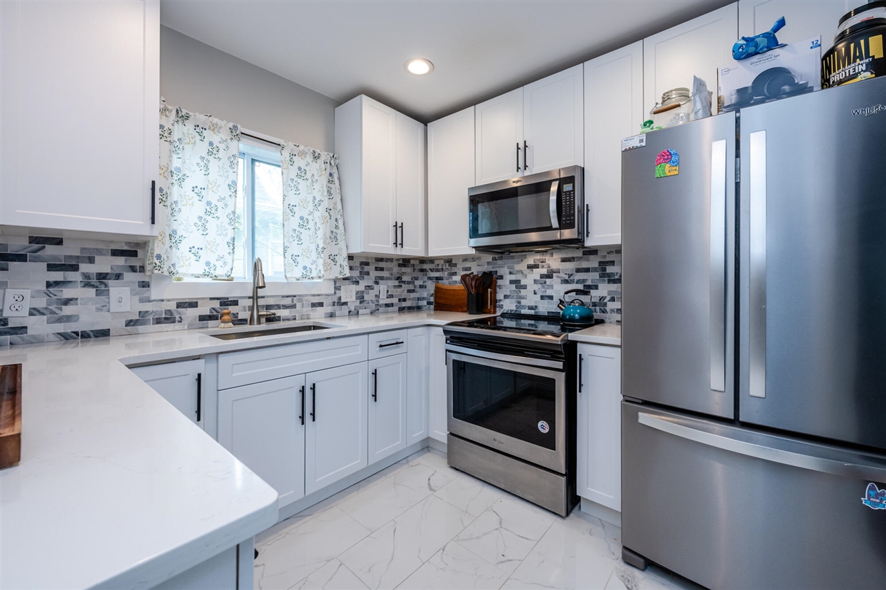 602 Howard Avenue, Saint Joseph, MI, 49085-1627