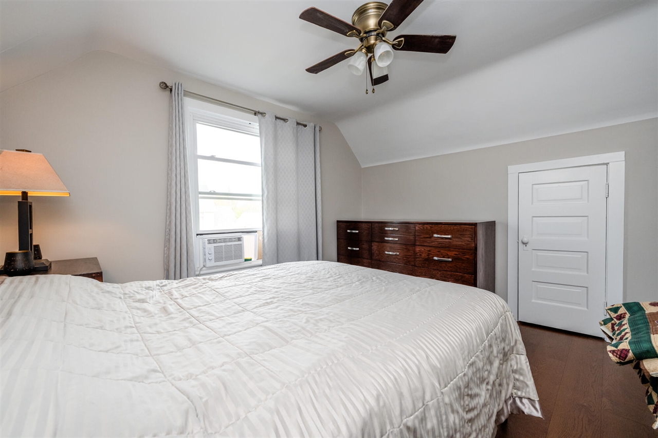 602 Howard Avenue, Saint Joseph, MI, 49085-1627