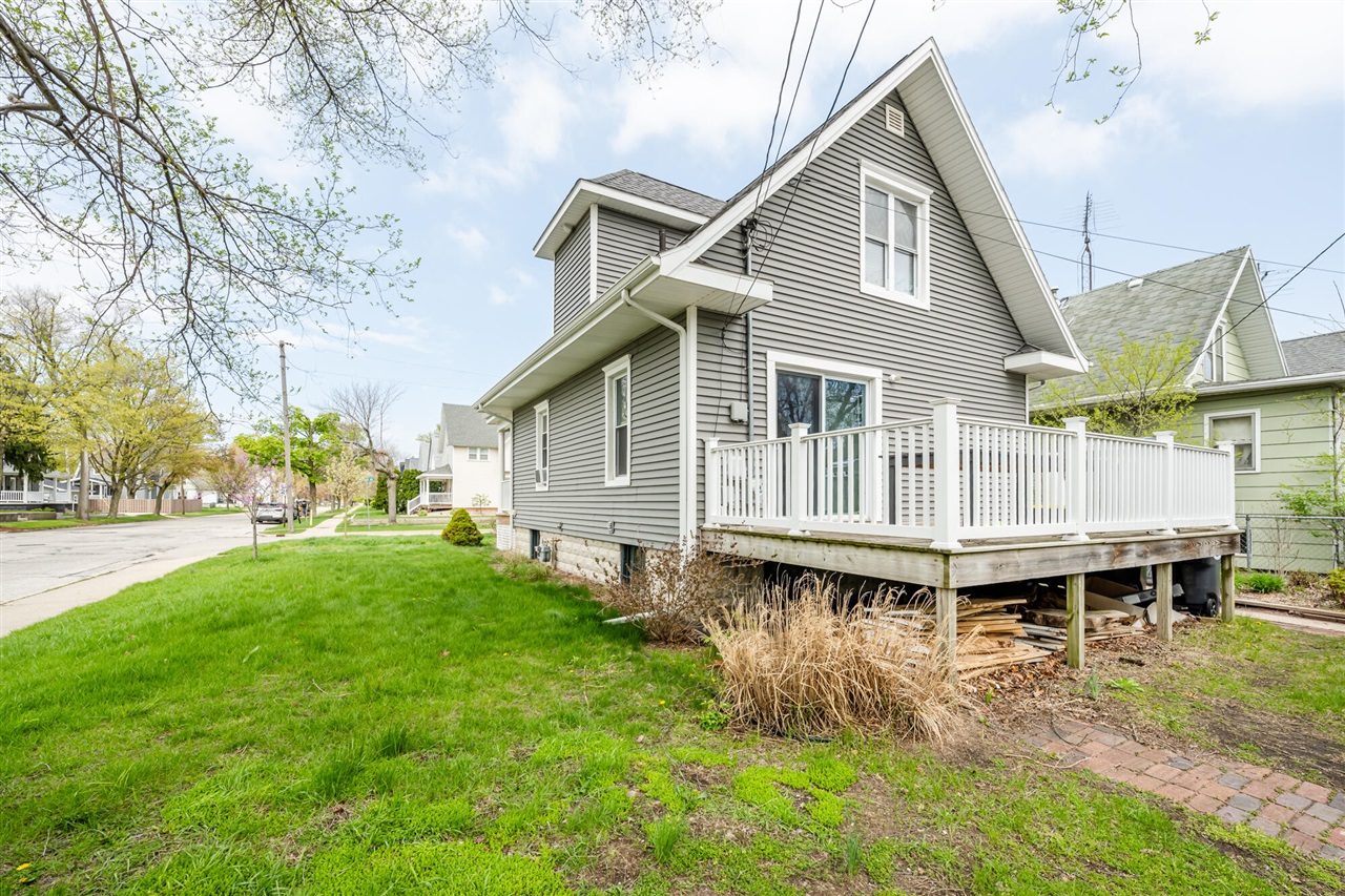 602 Howard Avenue, Saint Joseph, MI, 49085-1627