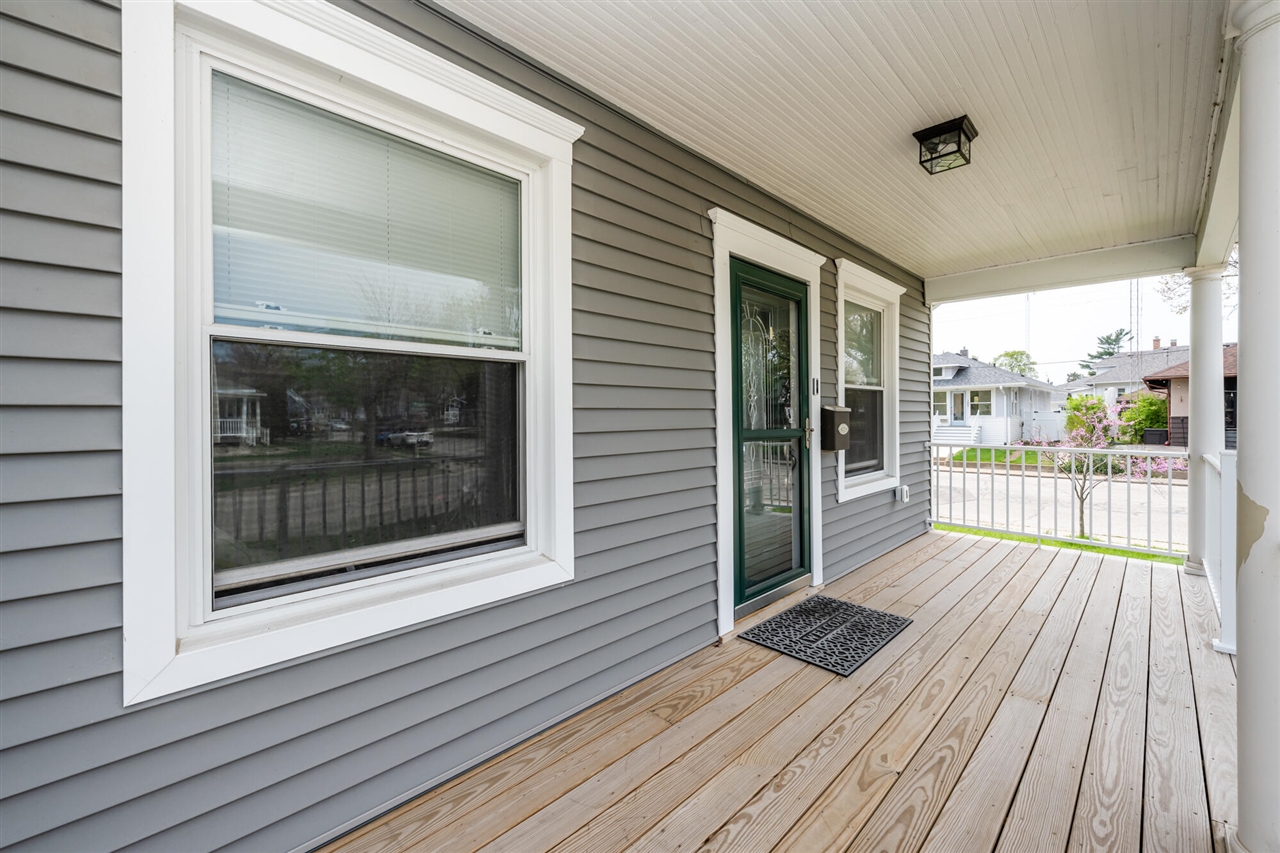 602 Howard Avenue, Saint Joseph, MI, 49085-1627