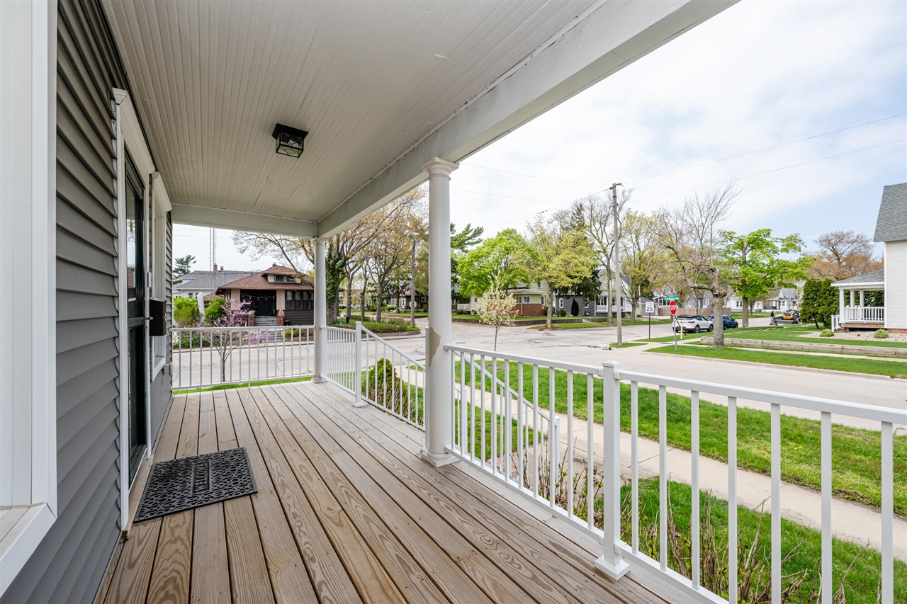 602 Howard Avenue, Saint Joseph, MI, 49085-1627