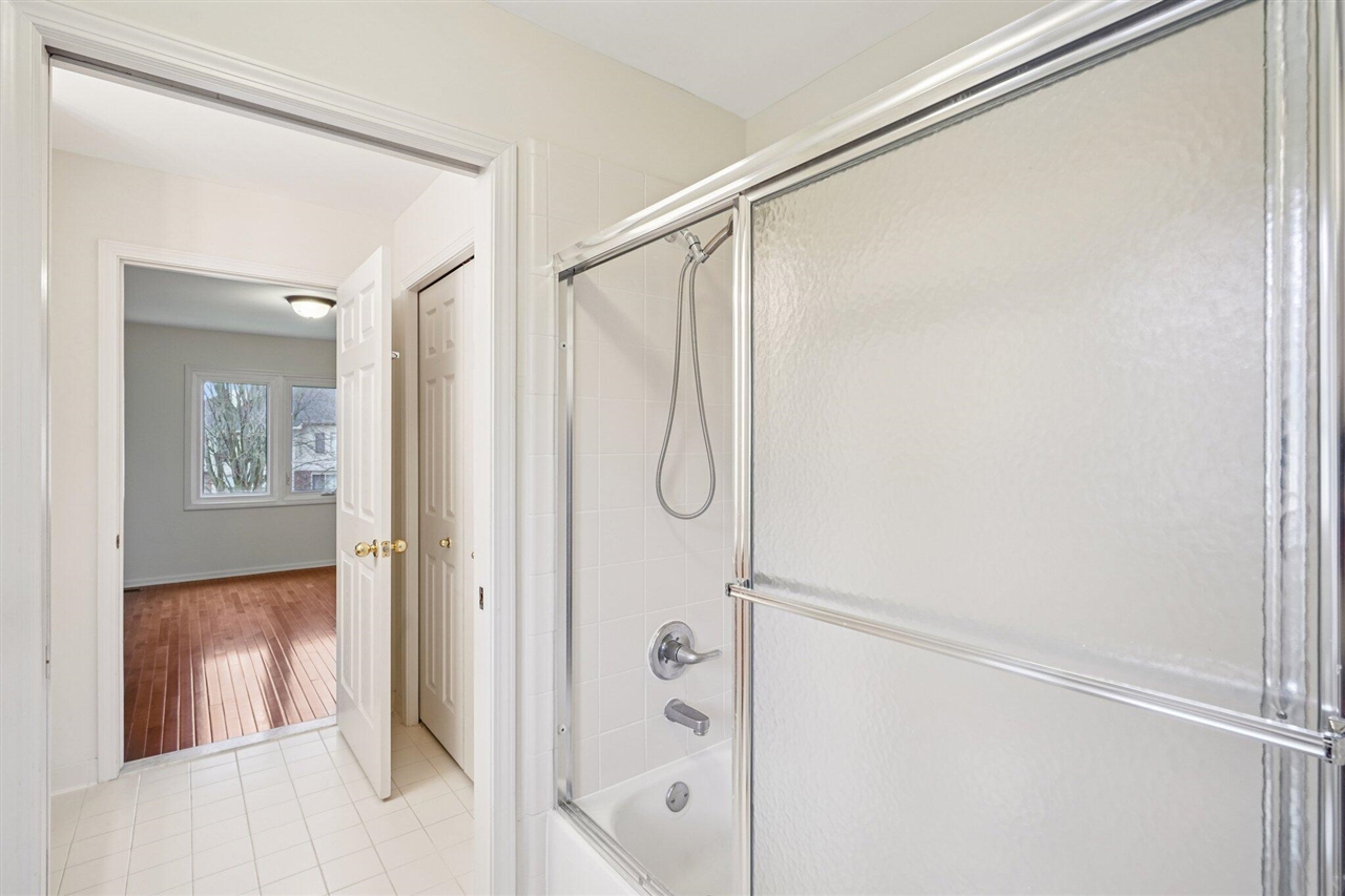 41038 Scarborough Lane, Novi, MI, 48375-2889